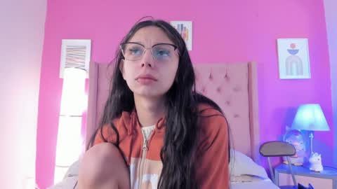 Snapshot of bonniepark_ chatting on December 20, 1:43 pm Bonnie online show from December 20, 1:43 pm