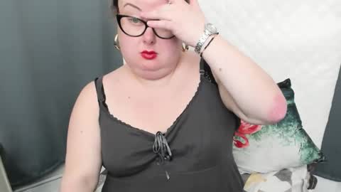 Bonnie online show from December 31, 9:53 am