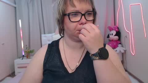 Snapshot of bonnnyboobsy chatting on May 18, 6:25 pm bonnnyboobsy online show from May 18, 6:25 pm