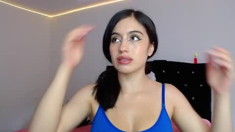 bonny_bonss online show from April 13, 8:03 pm