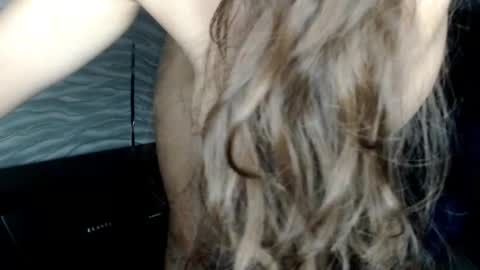 Snapshot of bonny_klyde95 chatting on November 28, 10:56 pm bonny_klyde95 online show from November 28, 10:56 pm