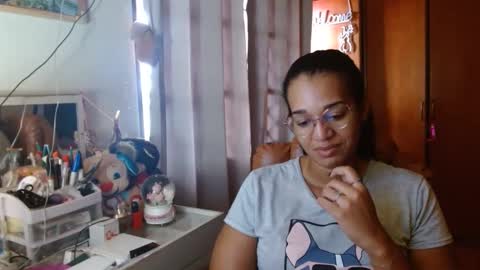 Snapshot of bonvivantb chatting on February 7, 1:53 pm Queen Bon Vivantt online show from February 7, 1:53 pm