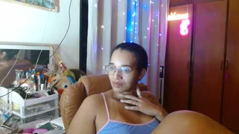 Snapshot of bonvivantb chatting on March 2, 5:01 am Queen Bon Vivantt online show from March 2, 5:01 am