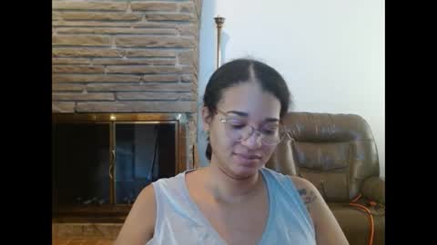 Snapshot of bonvivantb chatting on September 19, 12:50 pm Queen Bon Vivantt online show from September 19, 12:50 pm