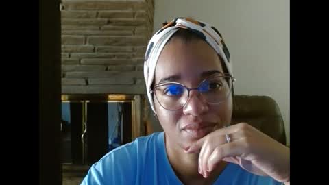 Snapshot of bonvivantb chatting on October 9, 1:31 pm Queen Bon Vivantt online show from October 9, 1:31 pm