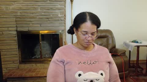 Snapshot of bonvivantb chatting on October 31, 2:07 pm Queen Bon Vivantt online show from October 31, 2:07 pm