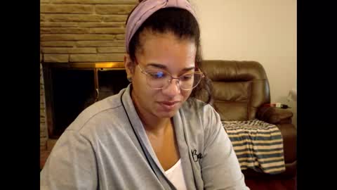 Snapshot of bonvivantb chatting on November 3, 2:18 pm Queen Bon Vivantt online show from November 3, 2:18 pm