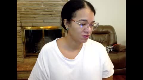 Snapshot of bonvivantb chatting on November 12, 2:28 pm Queen Bon Vivantt online show from November 12, 2:28 pm