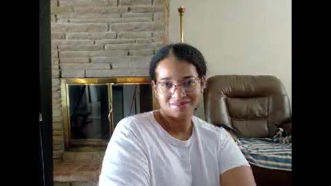 Snapshot of bonvivantb chatting on December 2, 2:45 pm Queen Bon Vivantt online show from December 2, 2:45 pm