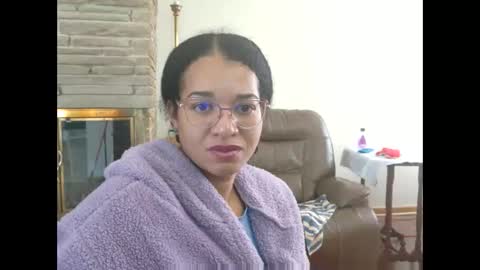 Snapshot of bonvivantb chatting on December 16, 3:06 pm Queen Bon Vivantt online show from December 16, 3:06 pm