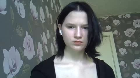 Snapshot of bony_may4 chatting on December 28, 7:11 am bony_may4 online show from December 28, 7:11 am