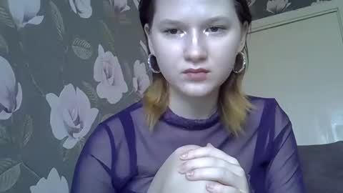 Snapshot of bony_may4 chatting on February 1, 10:37 am bony_may4 online show from February 1, 10:37 am