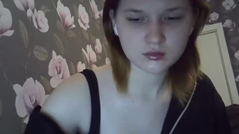 Snapshot of bony_may4 chatting on February 2, 8:30 pm bony_may4 online show from February 2, 8:30 pm