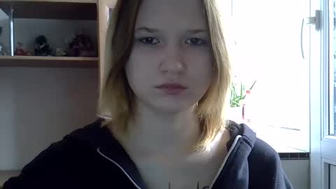 Snapshot of bony_may4 chatting on February 23, 9:44 am bony_may4 online show from February 23, 9:44 am