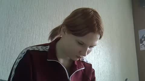 Snapshot of bony_may4 chatting on March 3, 7:10 am bony_may4 online show from March 3, 7:10 am