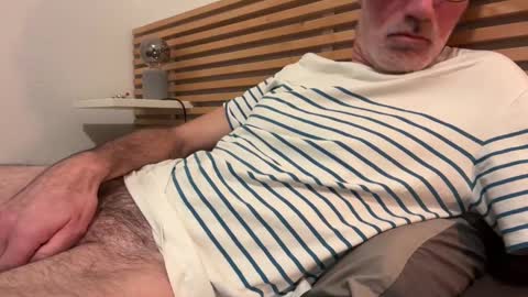 Snapshot of bonzo21 chatting on December 26, 9:37 pm bonzo21 online show from December 26, 9:37 pm