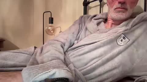 Snapshot of bonzo21 chatting on October 15, 8:42 pm bonzo21 online show from October 15, 8:42 pm