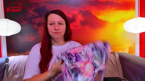 Snapshot of boobyianax chatting on October 18, 6:05 am BoobyIANAx online show from October 18, 6:05 am