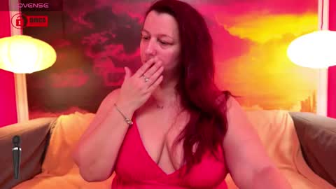 Snapshot of boobyianax chatting on December 4, 9:18 am BoobyIANAx online show from December 4, 9:18 am