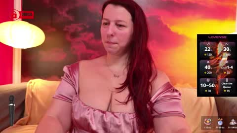 Snapshot of boobyianax chatting on December 15, 7:45 am BoobyIANAx online show from December 15, 7:45 am