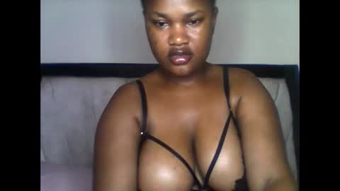 Snapshot of boobylicious012 chatting on April 30, 7:47 am boobylicious012 online show from April 30, 7:47 am