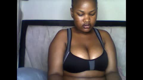Snapshot of boobylicious012 chatting on May 27, 12:35 pm boobylicious012 online show from May 27, 12:35 pm