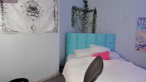 Milena online show from March 27, 3:23 am