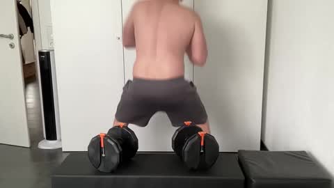 boopye online show from December 3, 8:34 am