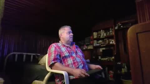 Snapshot of booshy chatting on October 16, 4:08 pm Booshwa online show from October 16, 4:08 pm