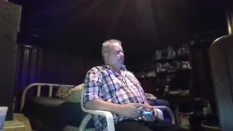 Snapshot of booshy chatting on October 23, 6:34 am Booshwa online show from October 23, 6:34 am