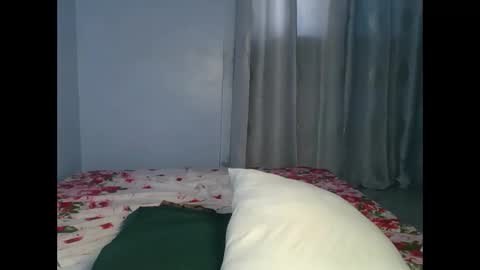 sandrah online show from October 25, 8:00 am