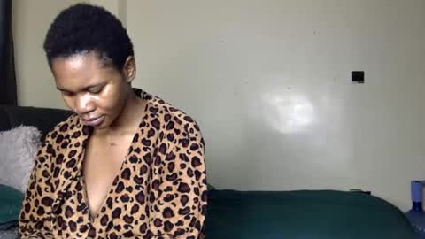 Snapshot of bootylicious_1_ chatting on February 25, 11:14 pm vee online show from February 25, 11:14 pm