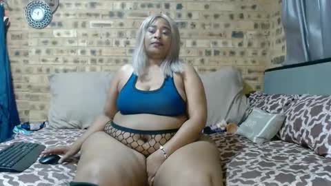 bootytwerkxxx online show from March 5, 2:51 am