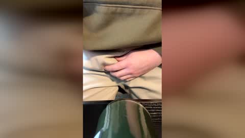 Snapshot of boowhou chatting on April 10, 9:08 pm BooWhoU online show from April 10, 9:08 pm