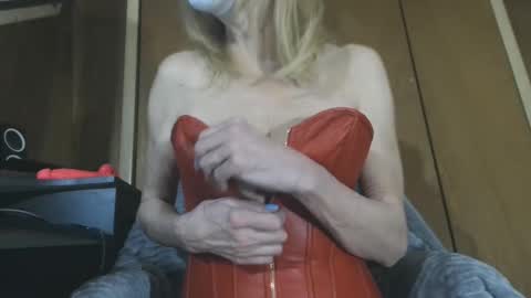 Snapshot of bored_housewife1985 chatting on March 6, 1:46 pm bored_housewife1985 online show from March 6, 1:46 pm