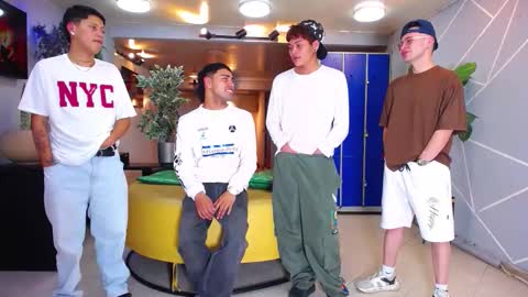 THOMAS AND DAMIAND online show from October 20, 4:13 am