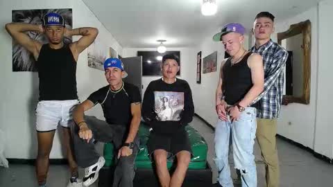 THOMAS AND DAMIAND online show from November 9, 6:06 pm