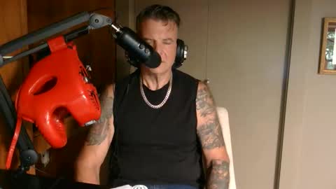 Snapshot of boss1420 chatting on September 11, 5:57 pm BOSS online show from September 11, 5:57 pm