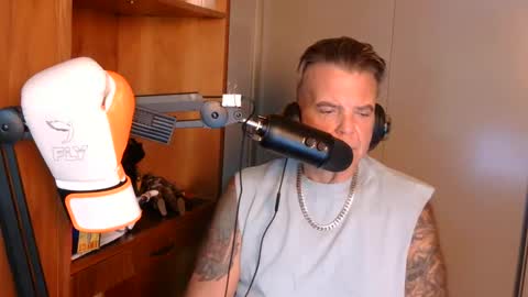 Snapshot of boss1420 chatting on October 11, 7:12 pm BOSS online show from October 11, 7:12 pm