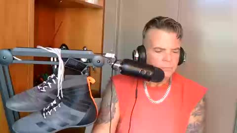 Snapshot of boss1420 chatting on October 12, 9:25 pm BOSS online show from October 12, 9:25 pm