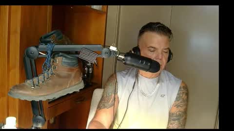 Snapshot of boss1420 chatting on October 13, 7:03 pm BOSS online show from October 13, 7:03 pm