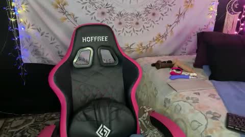 Snapshot of bossmomma chatting on January 6, 9:07 pm BossMom online show from January 6, 9:07 pm