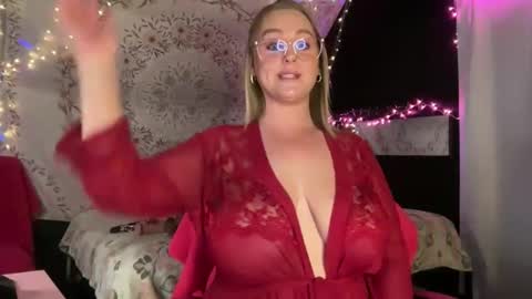 Snapshot of bossmomma chatting on February 21, 12:22 am BossMom online show from February 21, 12:22 am