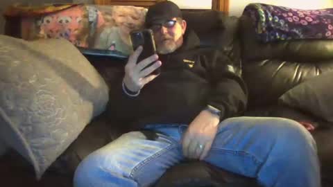 Snapshot of bostonguy1969 chatting on March 6, 12:32 am bostonguy1969 online show from March 6, 12:32 am