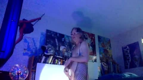 Bottomboo7 online show from April 8, 12:38 pm