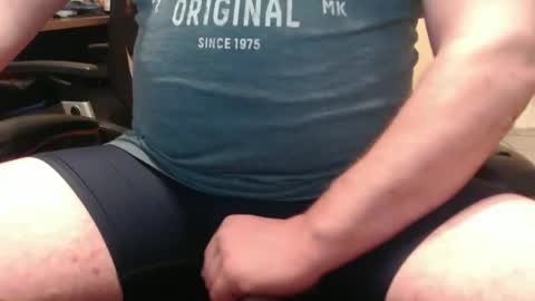 bouch1986 online show from February 16, 3:37 am