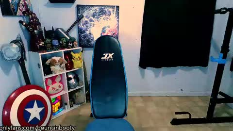 Snapshot of bouncinbooty chatting on March 3, 4:03 pm Pumpkin Butt online show from March 3, 4:03 pm