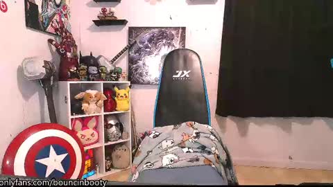 Snapshot of bouncinbooty chatting on March 11, 6:53 am Pumpkin Butt online show from March 11, 6:53 am