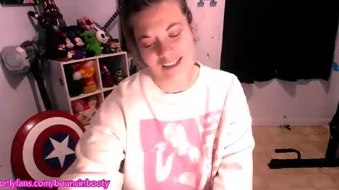 Snapshot of bouncinbooty chatting on October 31, 4:13 am Pumpkin Butt online show from October 31, 4:13 am