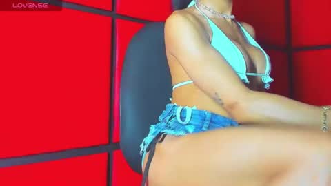 bouncing_bunnyxxx69 online show from December 21, 4:08 am